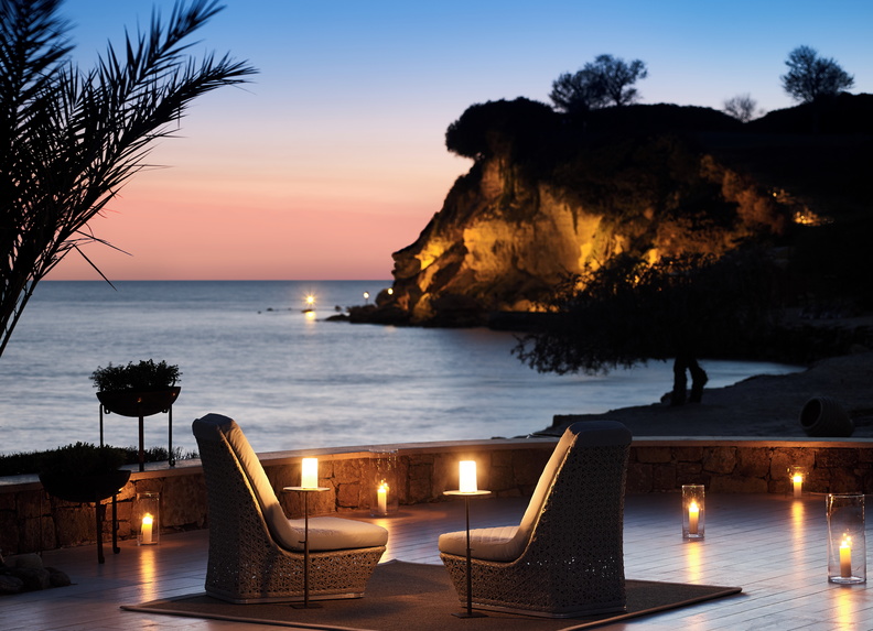Tiara Holidays - Sani Beach - dining by the beach